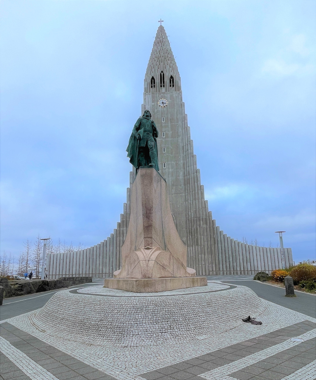 Hallgrimskirkja, leifur eiriksson statue, reykjavik, iceland